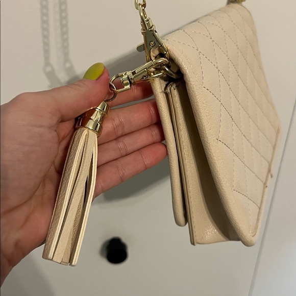 Quilted Shoulder Bag with detachable strap - Picture 2 of 15